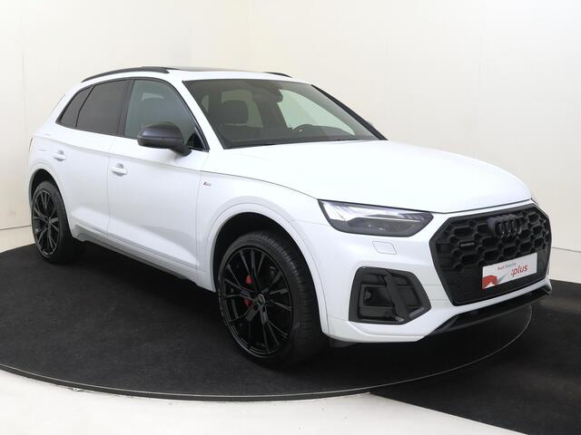 Audi Q5 50 TFSI e S edition Competition | SoH 89% | Panoramadak | Trekhaak | LED matrix verlichting | Optiek zwart Plus | Navigatie Plus | Stoelverwarming | 3-zone airco | Achteruitrijcamera |