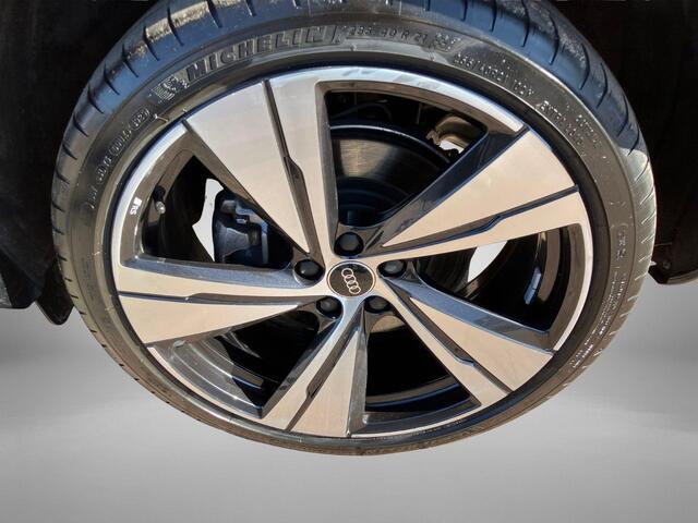 Audi Q5 40TFSIe 220KW/299PK Quatro S-edition Panoramadak · 360° Camera + parkeersensoren · Apple/Android Car Play · Fabrieksgarantie t/m 22-09-2029 of 100.000Km