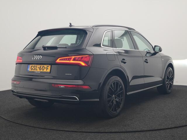 Audi Q5 50 TFSI e Quattro S Line PHEV 300pk | Trekhaak af Fabriek | Head Up | Camera | Voorstoelen Verwarmd | Apple Carplay | Navigatie | Virtual | Plug in Hybrid