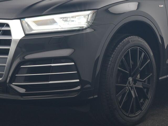 Audi Q5 50 TFSI e Quattro S Line PHEV 300pk | Trekhaak af Fabriek | Head Up | Camera | Voorstoelen Verwarmd | Apple Carplay | Navigatie | Virtual | Plug in Hybrid