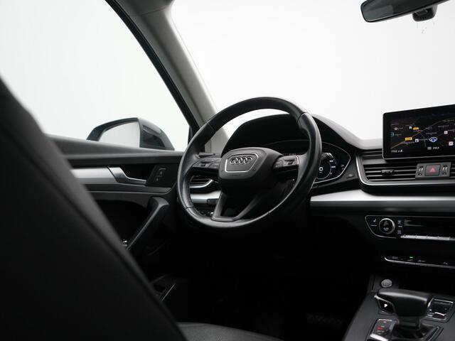 Audi Q5 50 TFSI e Quattro S Line PHEV 300pk | Trekhaak af Fabriek | Head Up | Camera | Voorstoelen Verwarmd | Apple Carplay | Navigatie | Virtual | Plug in Hybrid