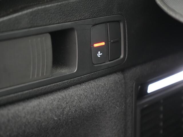 Audi Q5 50 TFSI e Quattro S Line PHEV 300pk | Trekhaak af Fabriek | Head Up | Camera | Voorstoelen Verwarmd | Apple Carplay | Navigatie | Virtual | Plug in Hybrid