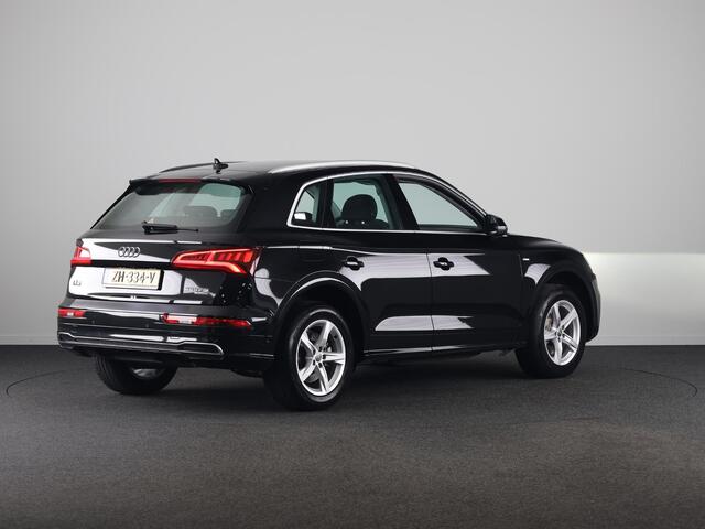 Audi Q5 45 TFSI quattro S edition 245pk S-tronic | Navigatie | Parkeercamera | Sportstoelen | 18 inch Lichtmetalen velgen | Parkeersensoren voor en achter