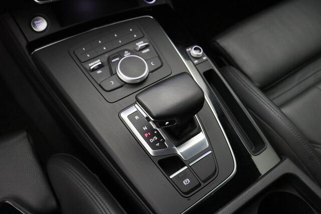 Audi Q5 55 TFSI e quattro Competition 2019 S-Line | Lederen bekleding | Cruise control | Trekhaak | Climate control | PDC | Xenon LED | DAB | Keyless | Luchtvering | Stoelverwarming |