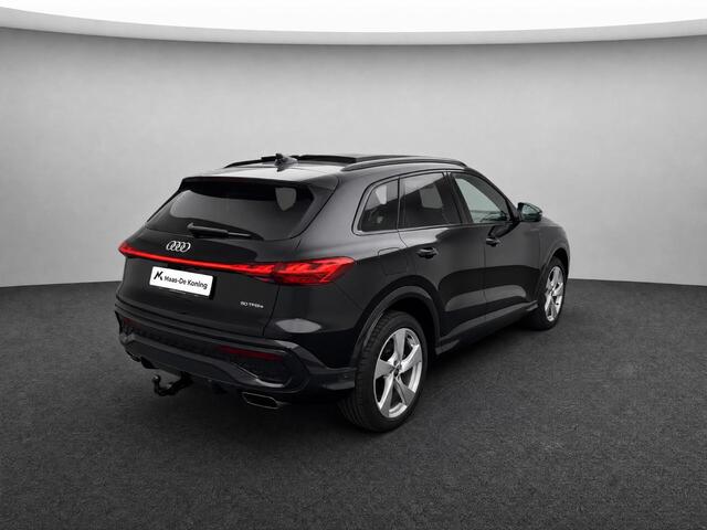 Audi Q5 2.0TFSIe-hybrid 220kW/299PK quattro S Line · Panoramadak · Trekhaak · 360°Camera + Parkeersensoren · Leder · Garantie t/m 17-05-2030 of 120000km.