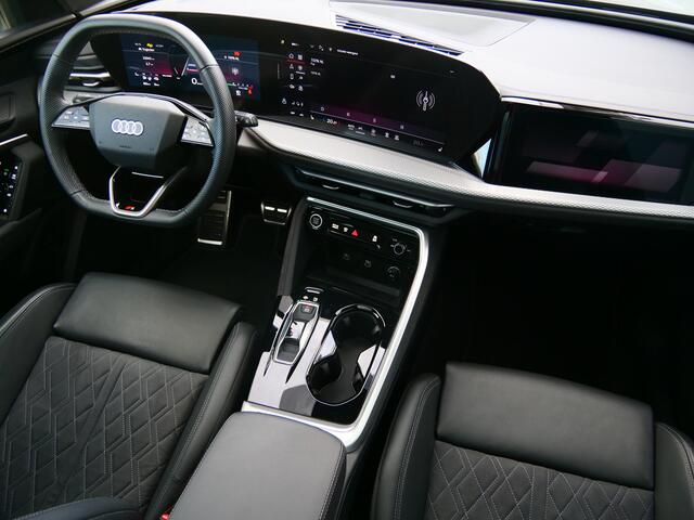 Audi Q5 2.0 TFSI e-hybrid quattro S edition 299Pk Automaat / NIEUW MODEL Stoelverwarming / Pano-dak / Adaptive Cruise / Camera's