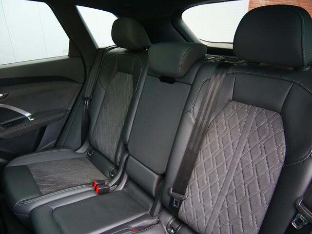 Audi Q5 2.0 TFSI e-hybrid quattro S edition 299Pk Automaat / NIEUW MODEL Stoelverwarming / Pano-dak / Adaptive Cruise / Camera's