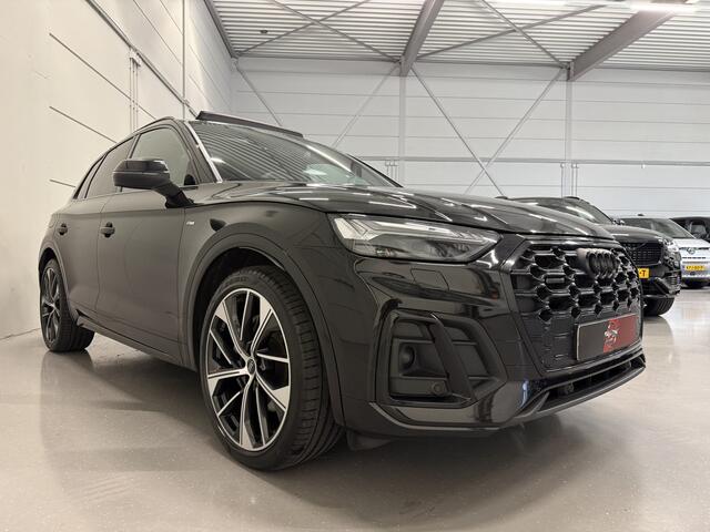 Audi Q5 55 TFSI e quattro 3x S-Line PANO/LUCHTVERING/TREKHAAK/B&O/21"/MATRIX/ACC/SOH 98,6%/CARPLAY/STANDKACHEL/CAMERA/BLACK-OPTIC/MYTHOSSCHWARZ/VOLLEDIG AUDI DEALER HISTORIE,NET OH BEURT GEHAD