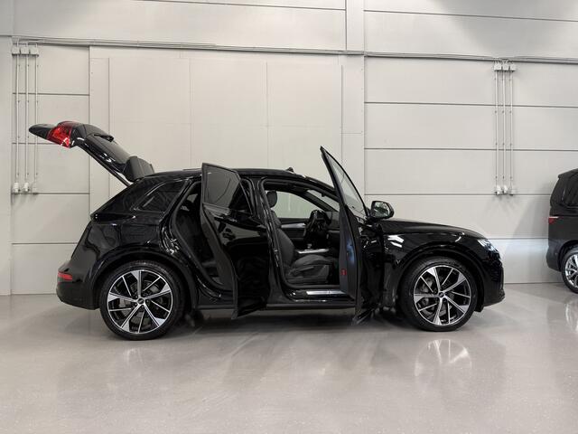 Audi Q5 55 TFSI e quattro 3x S-Line PANO/LUCHTVERING/TREKHAAK/B&O/21"/MATRIX/ACC/SOH 98,6%/CARPLAY/STANDKACHEL/CAMERA/BLACK-OPTIC/MYTHOSSCHWARZ/VOLLEDIG AUDI DEALER HISTORIE,NET OH BEURT GEHAD