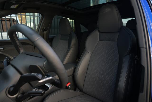 Audi Q5 Sportback 2.0 TFSI e-hybrid quattro S edition Sportback | 299PK | Pano | 360° | 21" | Keyless | S Line | Tech Plus Audi Q5 Sportback S edition 299 PK Plug-in Hybrid met 2.0 viercilinder, panoramadak, 360° camera, 21-inch lichtmetalen velgen, Keyless Entry, adaptieve LED-koplampen, adaptieve cruise control