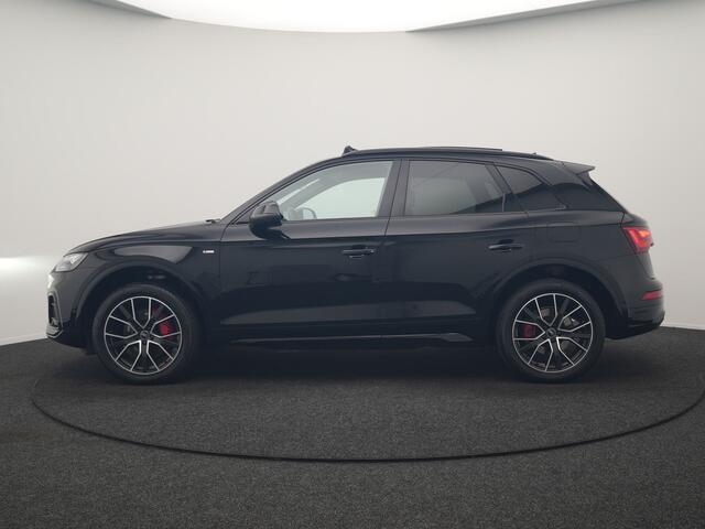 Audi Q5 55 TFSI e 2x S Line PHEV 367pk | Trekhaak Af Fabriek | Panodak | 360 Camera | Lederen Sportstoelen Memory & Verwarmd | Keyless | Blis | Apple Carplay | Cruise Control | Navigatie | DAB | Plug In Hybrid |