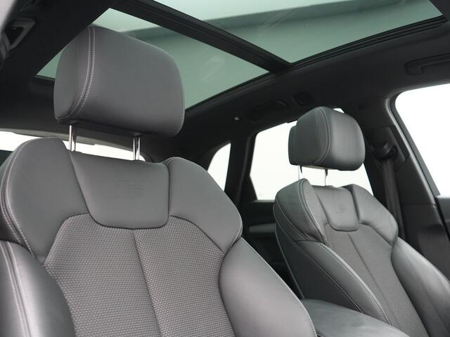 Audi Q5 55 TFSI e 2x S Line PHEV 367pk | Trekhaak Af Fabriek | Panodak | 360 Camera | Lederen Sportstoelen Memory & Verwarmd | Keyless | Blis | Apple Carplay | Cruise Control | Navigatie | DAB | Plug In Hybrid |