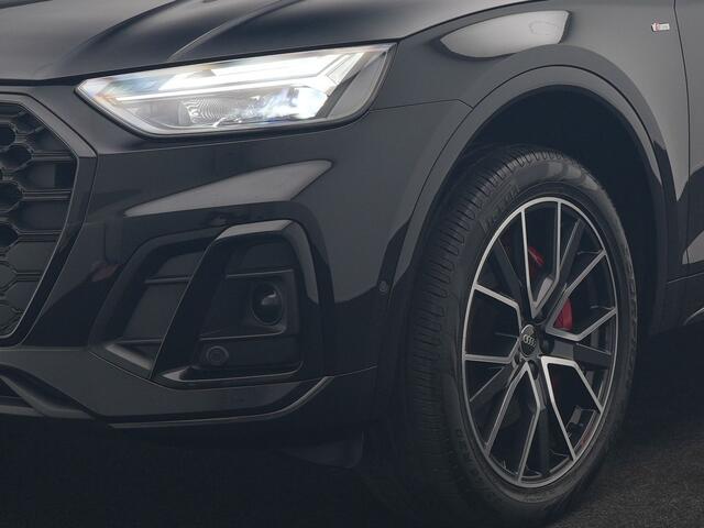 Audi Q5 55 TFSI e 2x S Line PHEV 367pk | Trekhaak Af Fabriek | Panodak | 360 Camera | Lederen Sportstoelen Memory & Verwarmd | Keyless | Blis | Apple Carplay | Cruise Control | Navigatie | DAB | Plug In Hybrid |