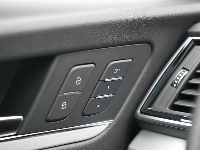 Audi Q5 55 TFSI e 2x S Line PHEV 367pk | Trekhaak Af Fabriek | Panodak | 360 Camera | Lederen Sportstoelen Memory & Verwarmd | Keyless | Blis | Apple Carplay | Cruise Control | Navigatie | DAB | Plug In Hybrid |