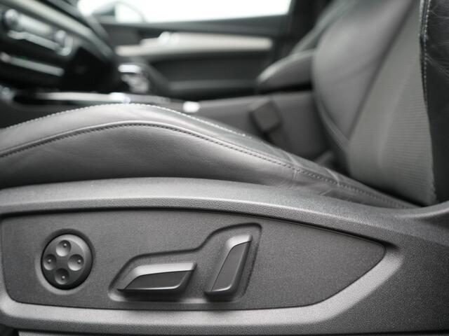 Audi Q5 55 TFSI e 2x S Line PHEV 367pk | Trekhaak Af Fabriek | Panodak | 360 Camera | Lederen Sportstoelen Memory & Verwarmd | Keyless | Blis | Apple Carplay | Cruise Control | Navigatie | DAB | Plug In Hybrid |