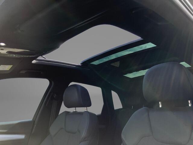 Audi Q5 50 TFSIe 220kW/299PK S Line · Panoramadak · Camera · Apple/Android Car Play · Adaptive Cruise Control · Navigatie · Drive select