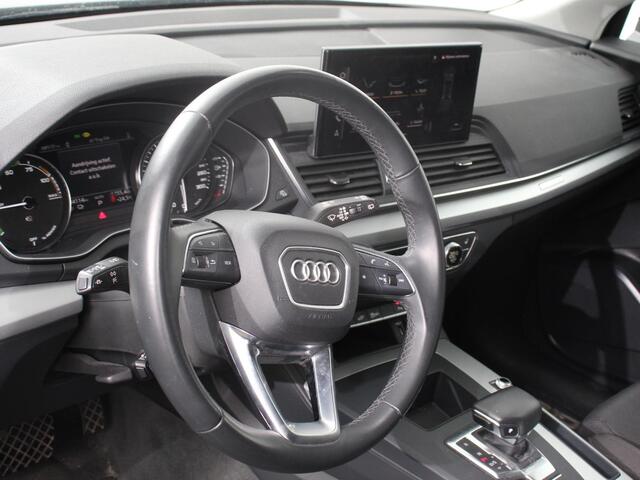 Audi Q5 50 TFSI e quattro S edition Climate control Adaptieve cruise control Led Apple Carplay/ Android Auto Parkeersensoren Verwarmde voorstoelen Keyless Lane assist Lichtmetalen velgen