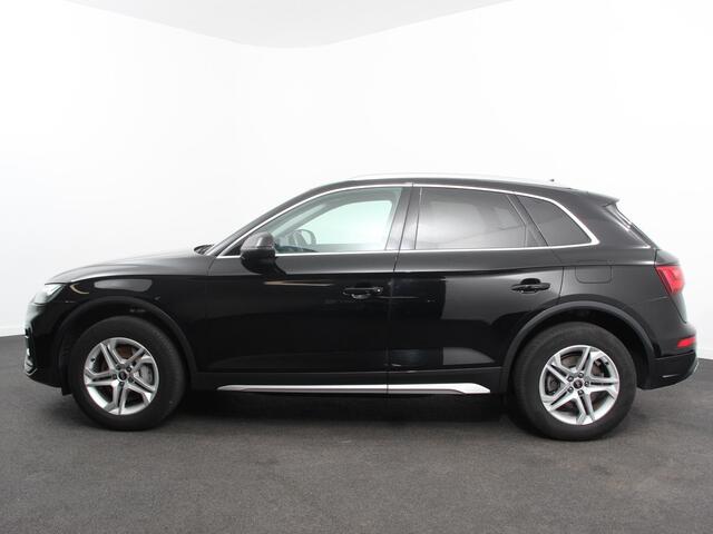 Audi Q5 50 TFSI e quattro S edition Climate control Adaptieve cruise control Led Apple Carplay/ Android Auto Parkeersensoren Verwarmde voorstoelen Keyless Lane assist Lichtmetalen velgen