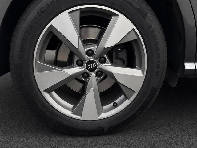 Audi Q5 50 TFSI e quattro S edition · Trekhaak · Adaptive Cruise Control · Apple/Android Car Play · Dodehoeksensoren · Stoelverwarming · Drive select · 360°Camera + Parkeersensoren ·