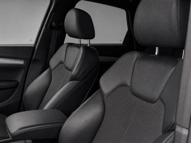 Audi Q5 50 TFSI e quattro S edition · Trekhaak · Adaptive Cruise Control · Apple/Android Car Play · Dodehoeksensoren · Stoelverwarming · Drive select · 360°Camera + Parkeersensoren ·