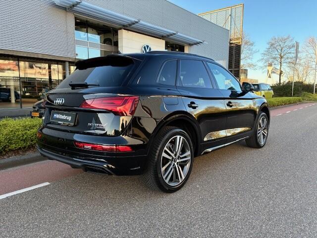 Audi Q5 50 TFSI e S edition / Sportstoelen Elek. verstelbaar / Memory Bestuurder / 20 " LMV / Zwart Optiek / Matrix LED / Camera / Smartphone Interface