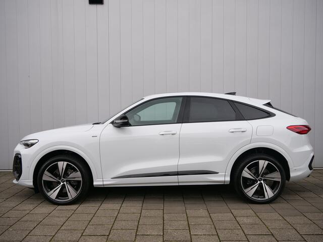 Audi Q5 Sportback 2.0 TFSI e-hybrid quattro S edition 299 Pk Automaat NIEUW MODEL Stoelverwarming / Pano-dak / Adaptive Cruise / Camera's