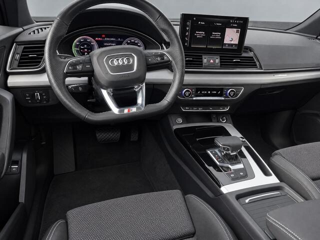 Audi Q5 50 TFSIe 299pk S-tronic S edition · Panoramadak · Camera · Matrix LED · Apple/Android Car Play · Elek. Achterklep ·