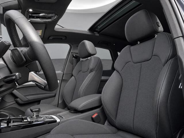 Audi Q5 50 TFSIe 299pk S-tronic S edition · Panoramadak · Camera · Matrix LED · Apple/Android Car Play · Elek. Achterklep ·