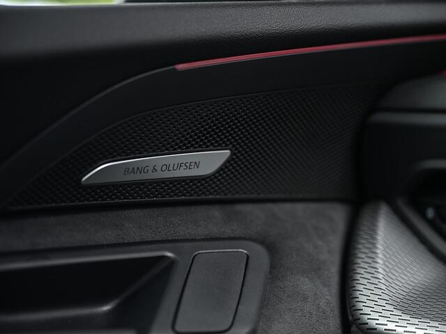 Audi Q5 E-Hybrid quattro 270KW S edition Competition | Panoramadak | 5 Jr Garantie | Luchtvering | B&O | 360 Camera | Adaptive Cruise | Memory Seat | Ambiance Interieur | Stoelverwarming V+A | Stuurverwarming | Trekhaak |