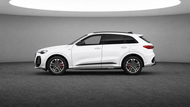 Audi Q5 e-hybrid quattro S edition Competition 367 PK · Head-Up display · B&O Premium 3D · Sportstoel S dynamica/leder