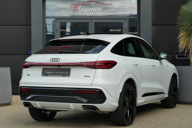Audi Q5 Sportback 2.0 TFSI e-hybrid quattro S edition Sportback | 299PK | Pano | 360° | 21" | Keyless | S Line | Tech Plus | Audi Q5 Sportback S edition 299 PK Plug-in Hybrid met 2.0 viercilinder, panoramadak, 360° camera, 21-inch lichtmetalen velgen, Keyless Entry, adaptieve LED-koplampen, adaptieve cruise control