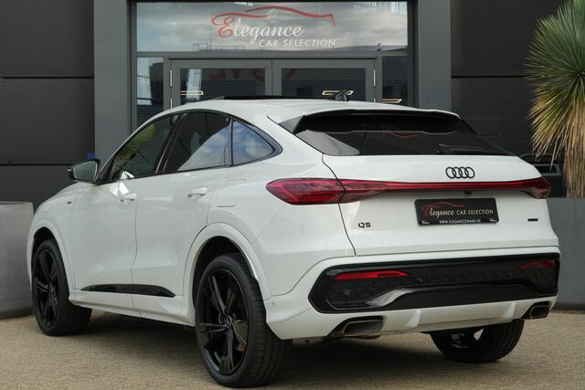 Audi Q5 Sportback 2.0 TFSI e-hybrid quattro S edition Sportback | 299PK | Pano | 360° | 21" | Keyless | S Line | Tech Plus | Audi Q5 Sportback S edition 299 PK Plug-in Hybrid met 2.0 viercilinder, panoramadak, 360° camera, 21-inch lichtmetalen velgen, Keyless Entry, adaptieve LED-koplampen, adaptieve cruise control