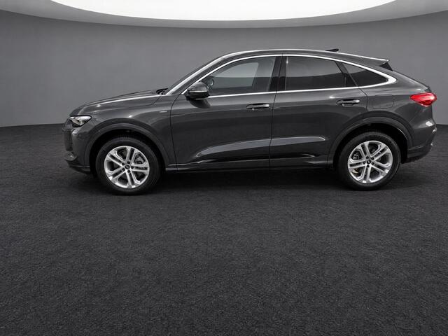 Audi Q5 Sportback 2.0 TFSI e-hybrid quattro Advanced edition 299 PK · Techniekpakket plus · Panorama-glasdak · Trekhaak, elektr. wegklapbaar