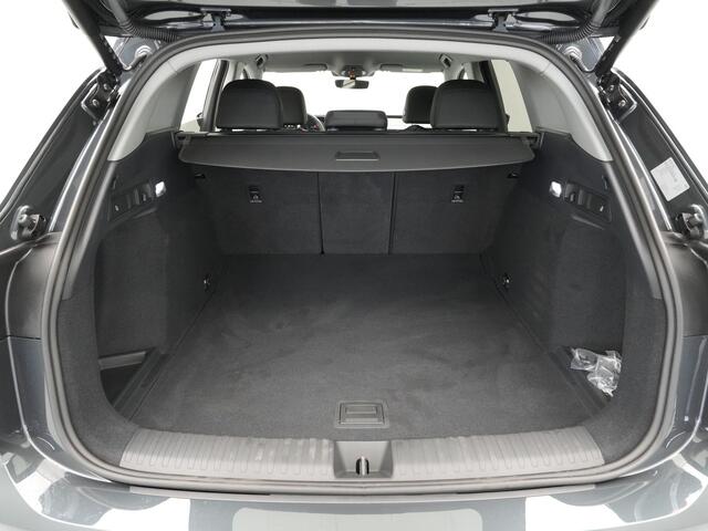 Audi Q6 e-tron edition 83 kWh Pack Tech Navigatie 360Camera Stoel/stuurverwarming Acc SideAssist