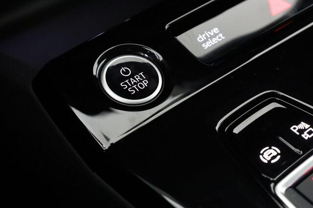 Audi Q6 e-tron Advanced edition Performance 100 kWh 306 pk 225kW / 306 pk | Tech plus | Sportstoel zwart leder-kunstl. | Comfortpakket plus