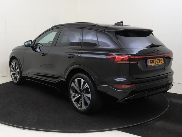 Audi Q6 e-tron S edition performance 100 kWh | Panoramadak | Luchtvering | Head-up display | Bang & Olufsen | Display passagierszijde | 360 camera | Parkeerassistent | Achterbank verwarmd |