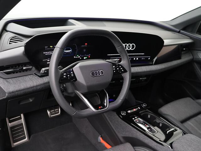 Audi Q6 e-tron S edition 100 kWh | 388 PK | SoH 97% | Head Up display | Stuurwielverwarming | Achteruitrijcamera | Adaptieve Cruise Control | Elektrische stoelen |