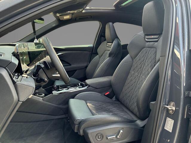 Audi Q6 Sportback e-tron S edition performance 100 kWh / 306pk · SOH 97,5% · Panoramadak · 360 Camera · Inklap. Trekhaak · Stuur- & Stoelverwarming · Elek. Voorstoelen + Geheugen & Massage · Garantie t/m 17-06-2030 of 100.000km