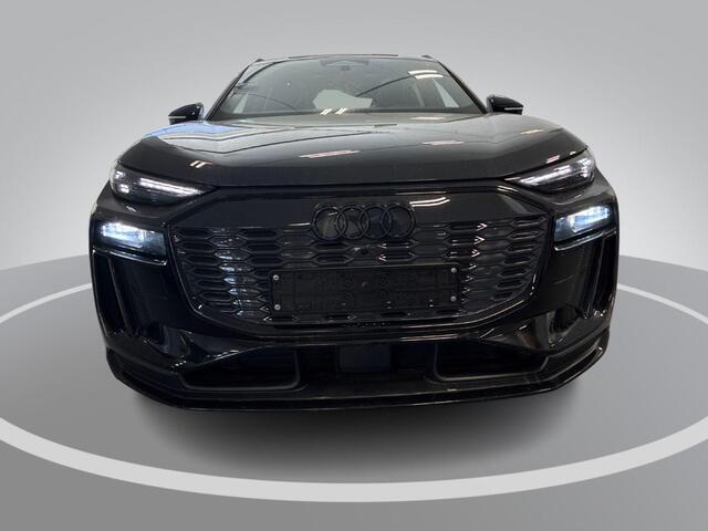 Audi Q6 e-tron edition 83 kWh 252pk · SOH 96,3% · Panoramadak · 360 Camera · Inklap. Trekhaak · Luchtvering · Stuur- & Stoelverwarming · Apple/Android Car Play · Garantie t/m 13-07-2030 of 100.000km