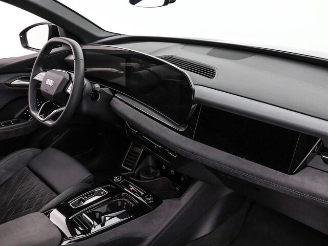 Audi Q6 Sportback e-tron S edition performance 100 kWh / 306pk · SOH 97,5% · Panoramadak · 360 Camera · Inklap. Trekhaak · Stuur- & Stoelverwarming · Elek. Voorstoelen + Geheugen & Massage · Garantie t/m 17-06-2030 of 100.000km