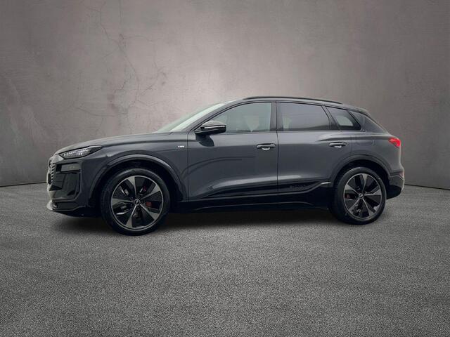 Audi Q6 e-tron S-edition performance 306PK 100 kWh | Trekhaak | Luchtvering | Head-Up | 21-Inch | B&O | Top-View | MMI-Pro | Stoelverwarming voor + achter |