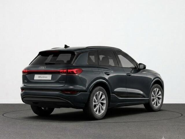 Audi Q6 e-tron Advanced edition 83Kwh 252 pk | Tech pro | Glazen panoramadak | Warmtewerend glas donker tint | Sportstoel zwart leder-kunstl |