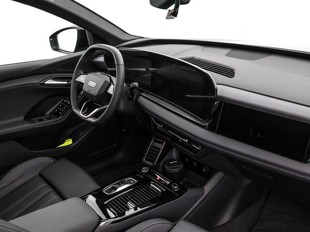 Audi Q6 e-tron S edition 83 kWh 252pk · SOH 98,1% · Panoramadak · 360 Camera · Inklap. Trekhaak · Luchtvering · Elek. Voorstoelen · Garantie t/m 19-06-2030 of 100.000km