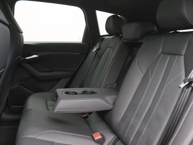 Audi Q6 e-tron S edition 83 kWh 252 PK SOH 99%, Panorama Dak, Matrix led, Trekhaak, Zwart Optiek, 360 camera, Luchtvering, Stoelverwarming v+a, 21"Lmv Audi Sport Aero, Leder