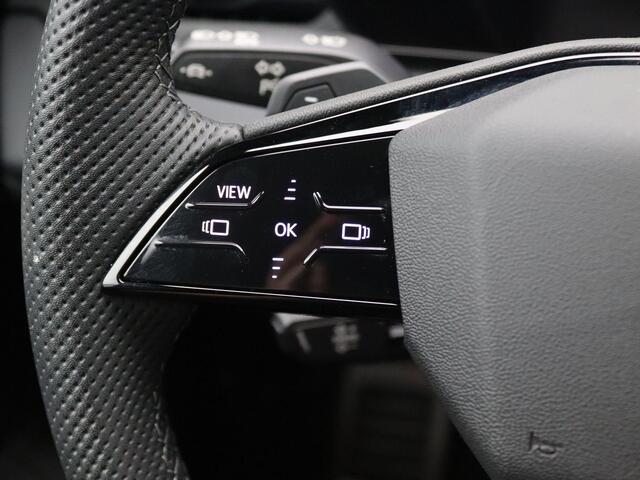 Audi Q6 e-tron S edition 83 kWh 252 PK Panorama Dak, Matrix led, Trekhaak, Zwart Optiek, 360 camera, Luchtvering, Stoelverwarming v+a, 21"Lmv Audi Sport Aero, Leder