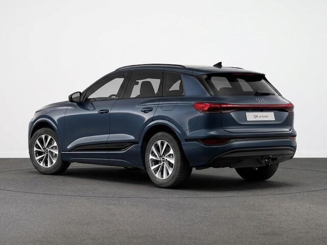 Audi Q6 e-tron Advanced edition e-tron 83 Kwh 252 pk | Trekhaak, mechanisch draaibaar | Warmtewerend glas donker tint | Sportstoel zwart leder-kunstl | Volledig in carrosseriekleur |