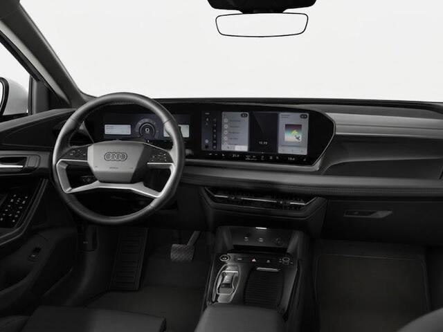 Audi Q6 e-tron Advanced edition e-tron 83 Kwh 252 pk | Trekhaak, mechanisch draaibaar | Warmtewerend glas donker tint | Sportstoel zwart leder-kunstl | Volledig in carrosseriekleur |