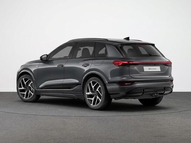 Audi Q6 e-tron S edition 83 Kwh 252 pk | Glazen panoramadak | Trekhaak, mechanisch draaibaar | Exterieurpakket zwart | Warmtewerend glas donker tint |