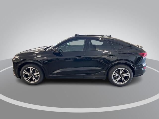 Audi Q6 e-tron S edition Quattro 100 kWh 420pk · SOH 97,1% · Panoramadak · 360 Camera · Wegklapbare Trekhaak · Elek. Voorstoelen · Kuipsport stoel · 20'' Inch · Garantie t/m 23-04-2030 of 100.000km