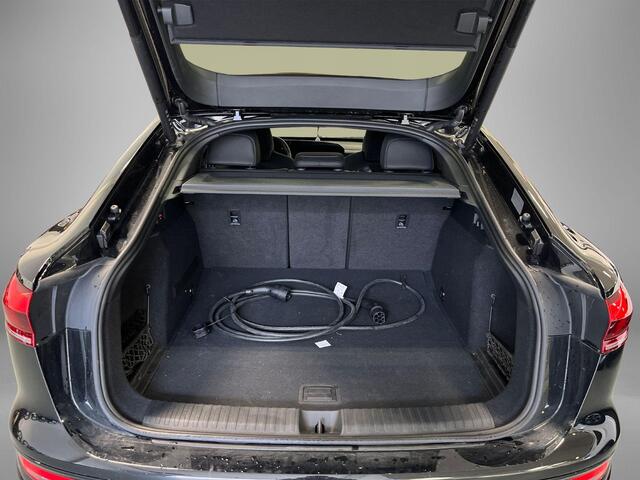 Audi Q6 e-tron S edition Quattro 100 kWh 420pk · SOH 97,1% · Panoramadak · 360 Camera · Wegklapbare Trekhaak · Elek. Voorstoelen · Kuipsport stoel · 20'' Inch · Garantie t/m 23-04-2030 of 100.000km
